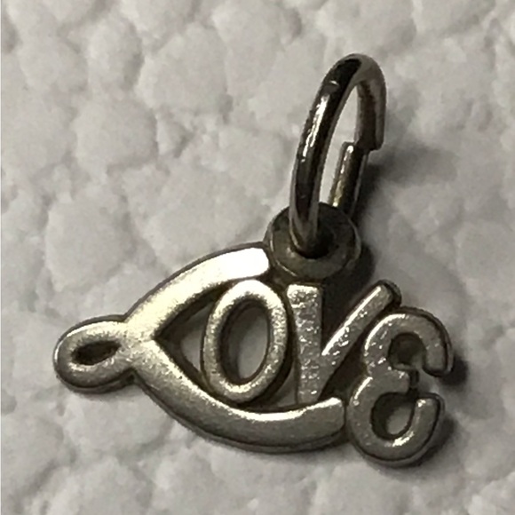 LOVE PENDANT - Picture 1 of 6